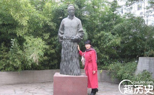 白居易应举是怎么回事 白居易隐居在官场的原因