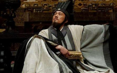 成语&ldquo;不自量力&rdquo;有哪些故事？又该作何解释呢？