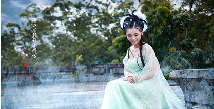 历史上嫦娥是一个怎样的人？嫦娥奔月的故事是怎么来的？