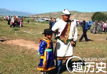 裕固族服饰 裕固族男子服饰简介