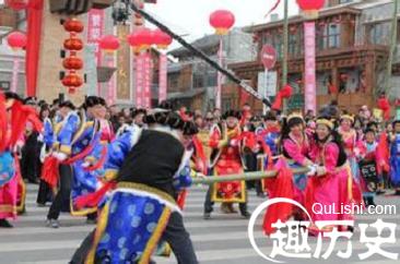 羌族特有的趣味比赛“推杆竞力”和“抱蛋”