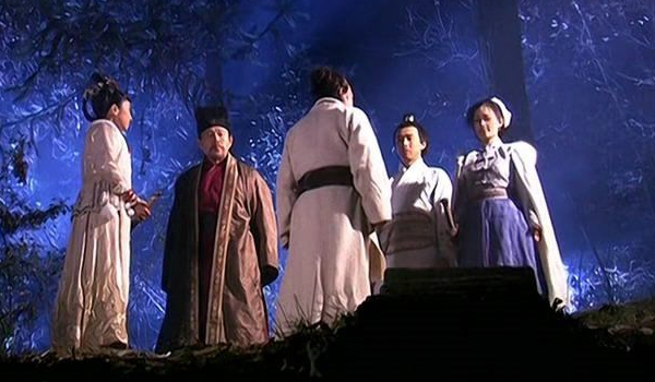 朱子柳的后人朱长龄与昆仑掌门何太冲武功谁高？