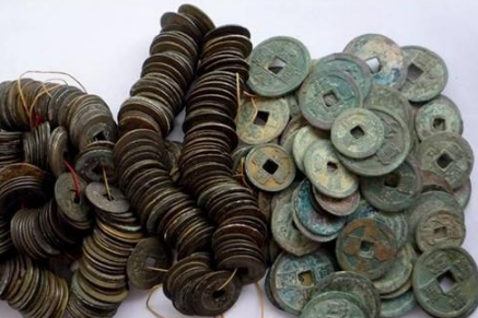 古代的铜钱是什么味道？&ldquo;铜臭&rdquo;一词为什么是用来讽刺有钱人的？