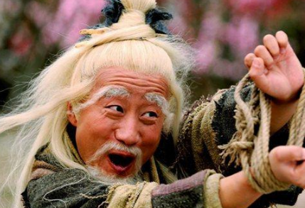 周伯通的左右互搏厉害吗？郭靖因此能同时使出两招&ldquo;降龙十八掌&rdquo;！