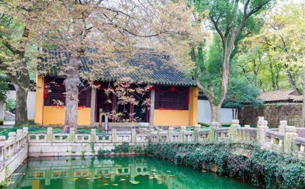 北宋&ldquo;杠精&rdquo;欧阳修在范仲淹死后做了哪些事呢？